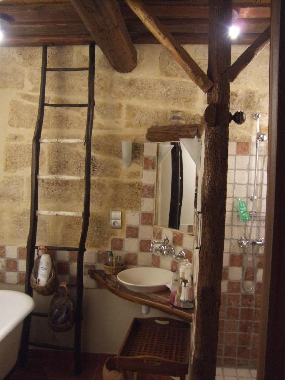 Bed and Breakfast Bize De La Tour Saint-Bonnet-du-Gard Zimmer foto
